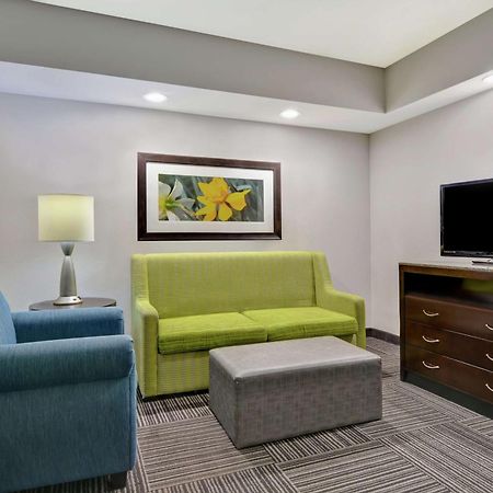 Hilton Garden Inn And Fayetteville Convention Center Екстер'єр фото