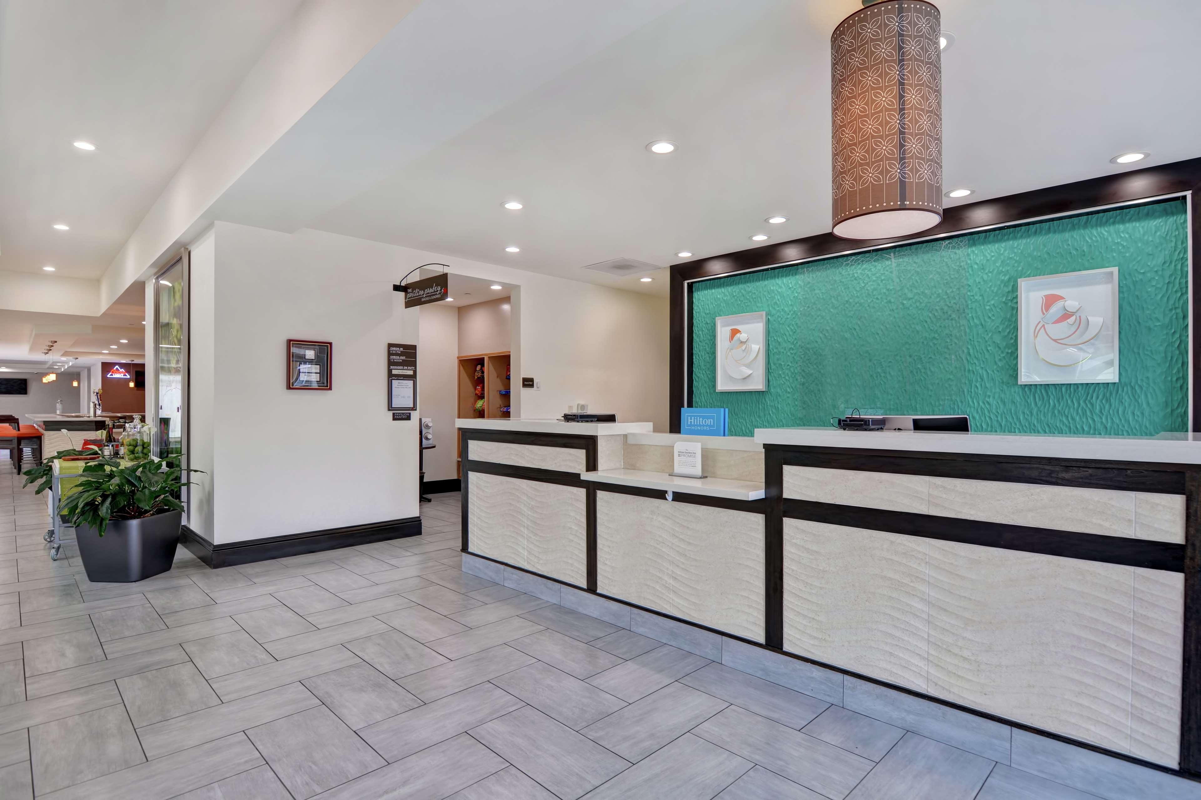 Hilton Garden Inn And Fayetteville Convention Center Екстер'єр фото