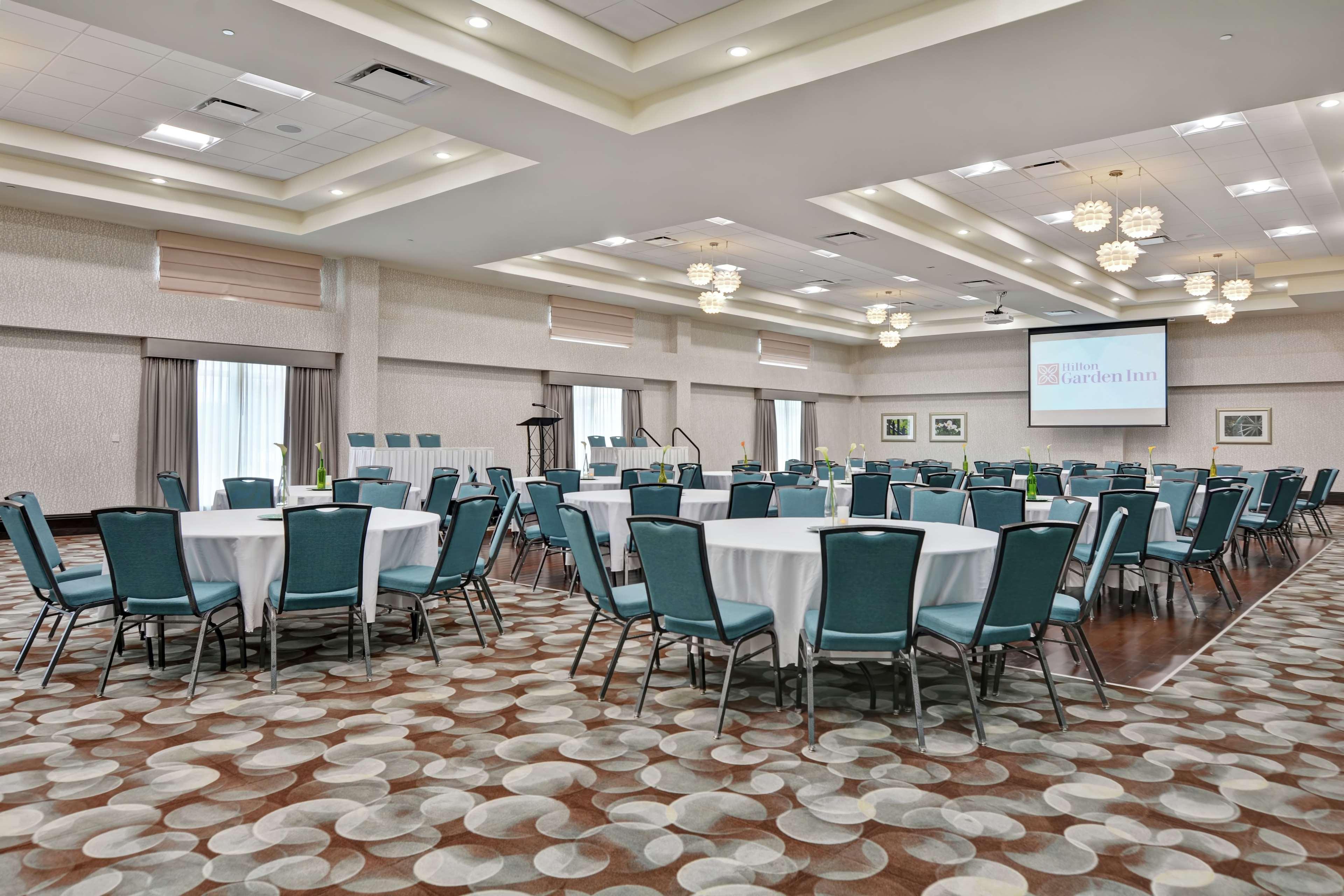 Hilton Garden Inn And Fayetteville Convention Center Екстер'єр фото