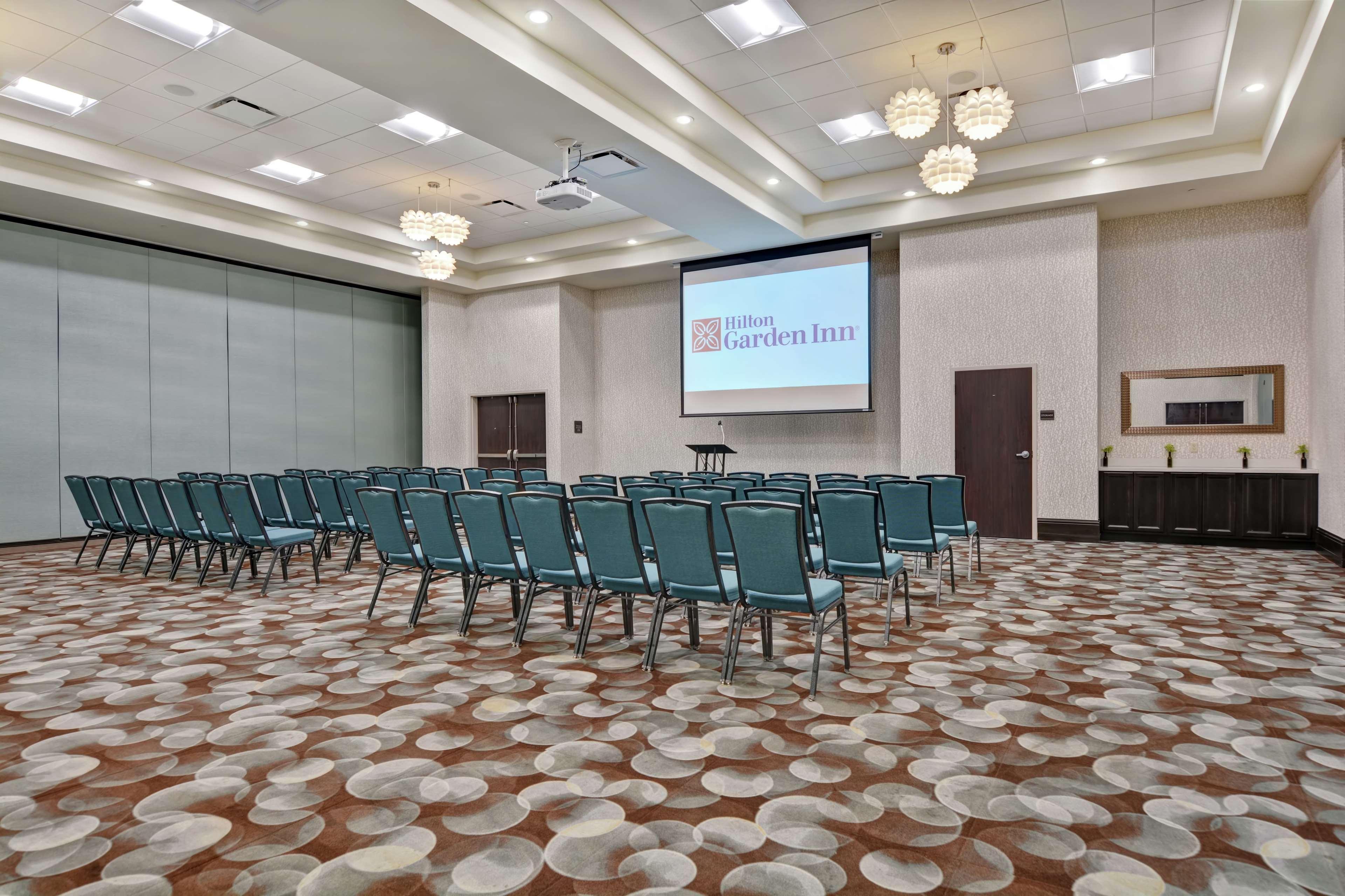 Hilton Garden Inn And Fayetteville Convention Center Екстер'єр фото