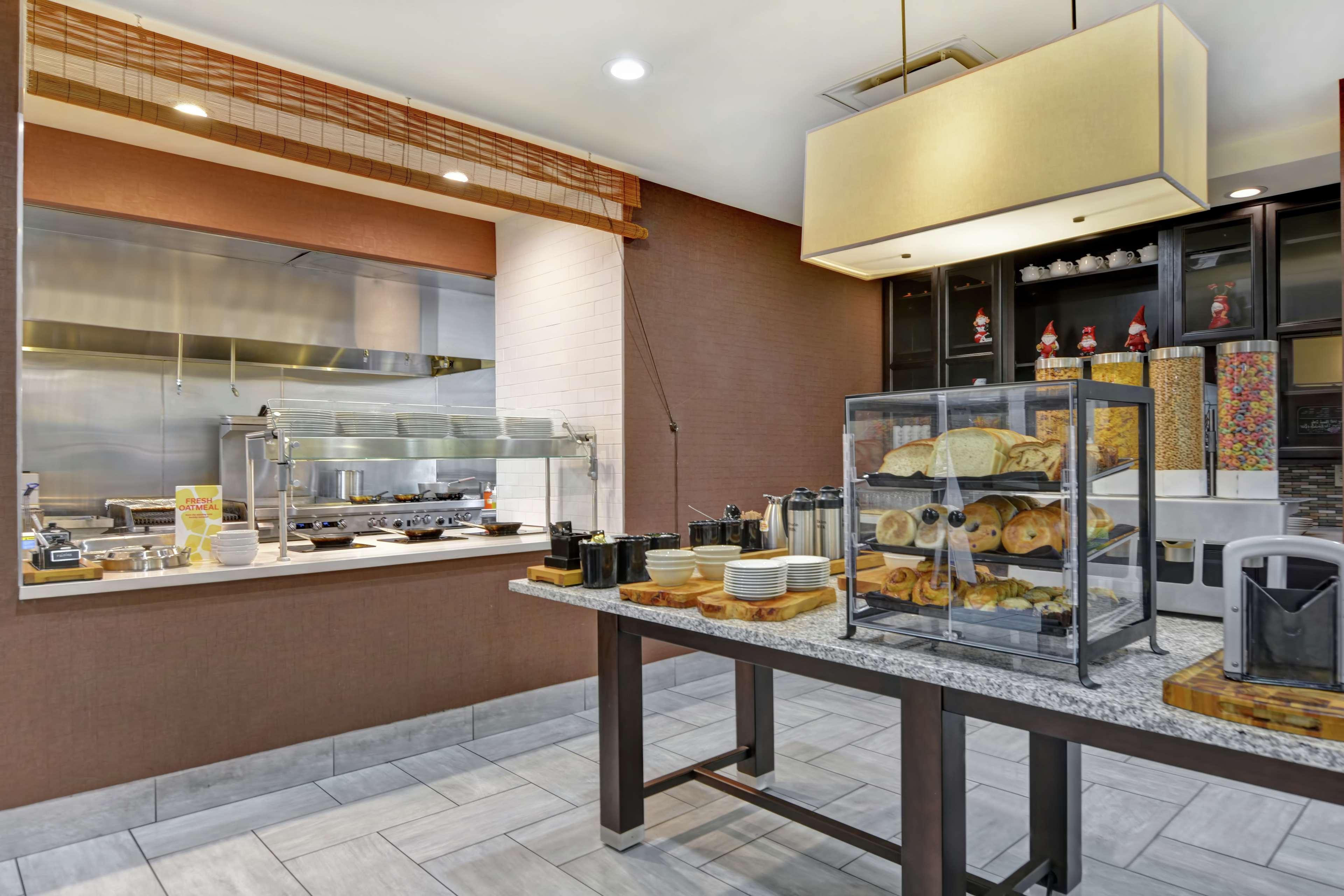 Hilton Garden Inn And Fayetteville Convention Center Екстер'єр фото