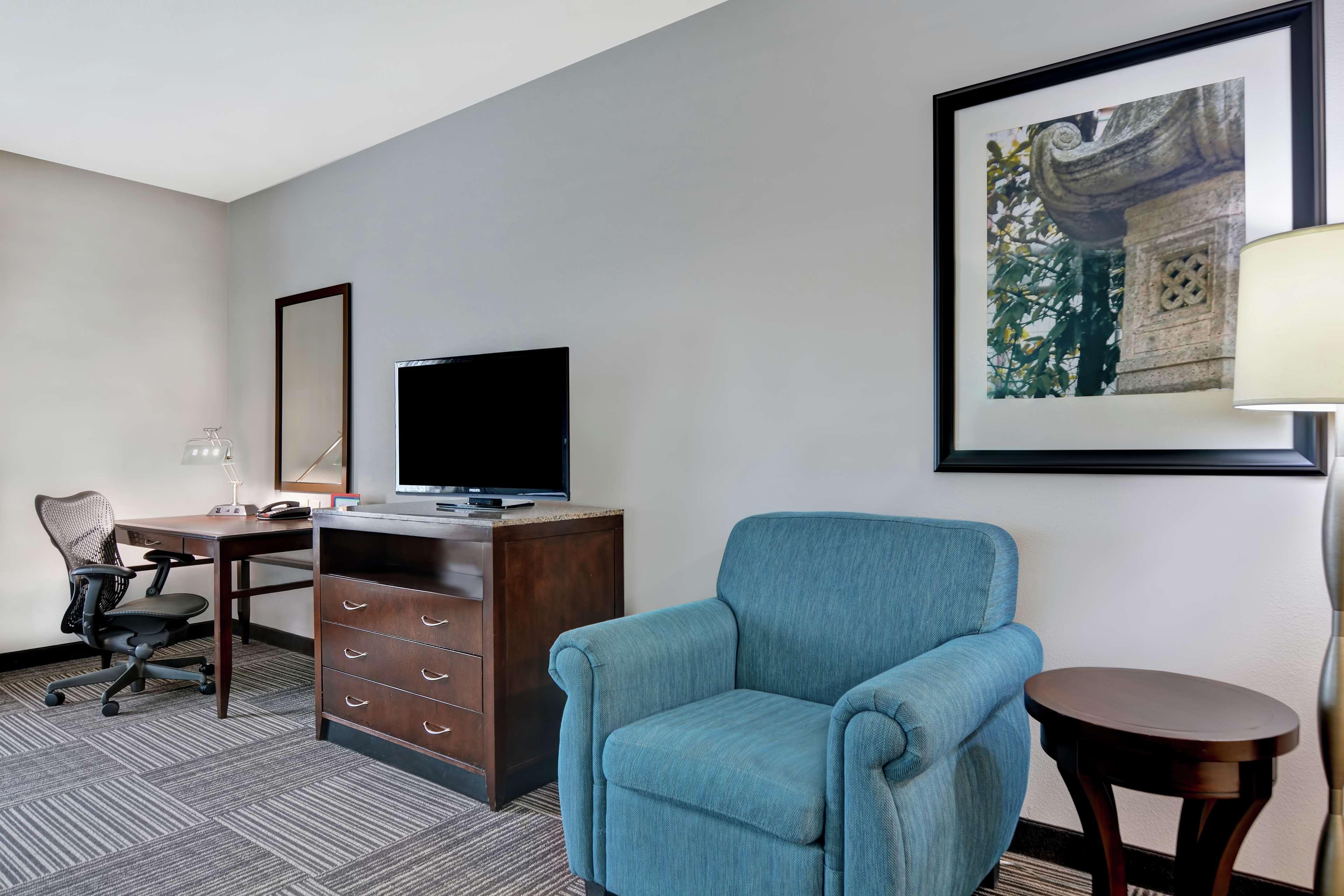 Hilton Garden Inn And Fayetteville Convention Center Екстер'єр фото