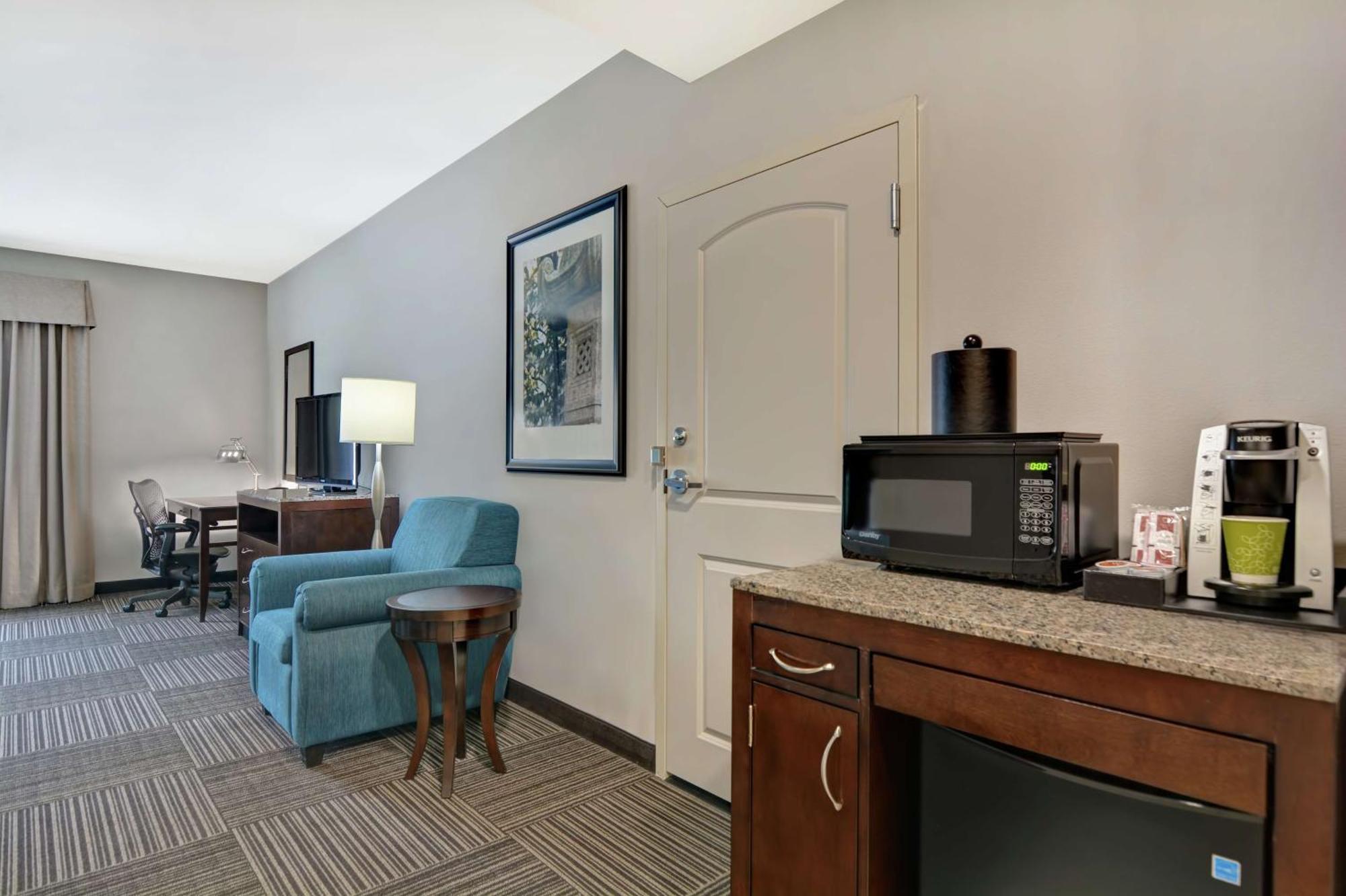 Hilton Garden Inn And Fayetteville Convention Center Екстер'єр фото