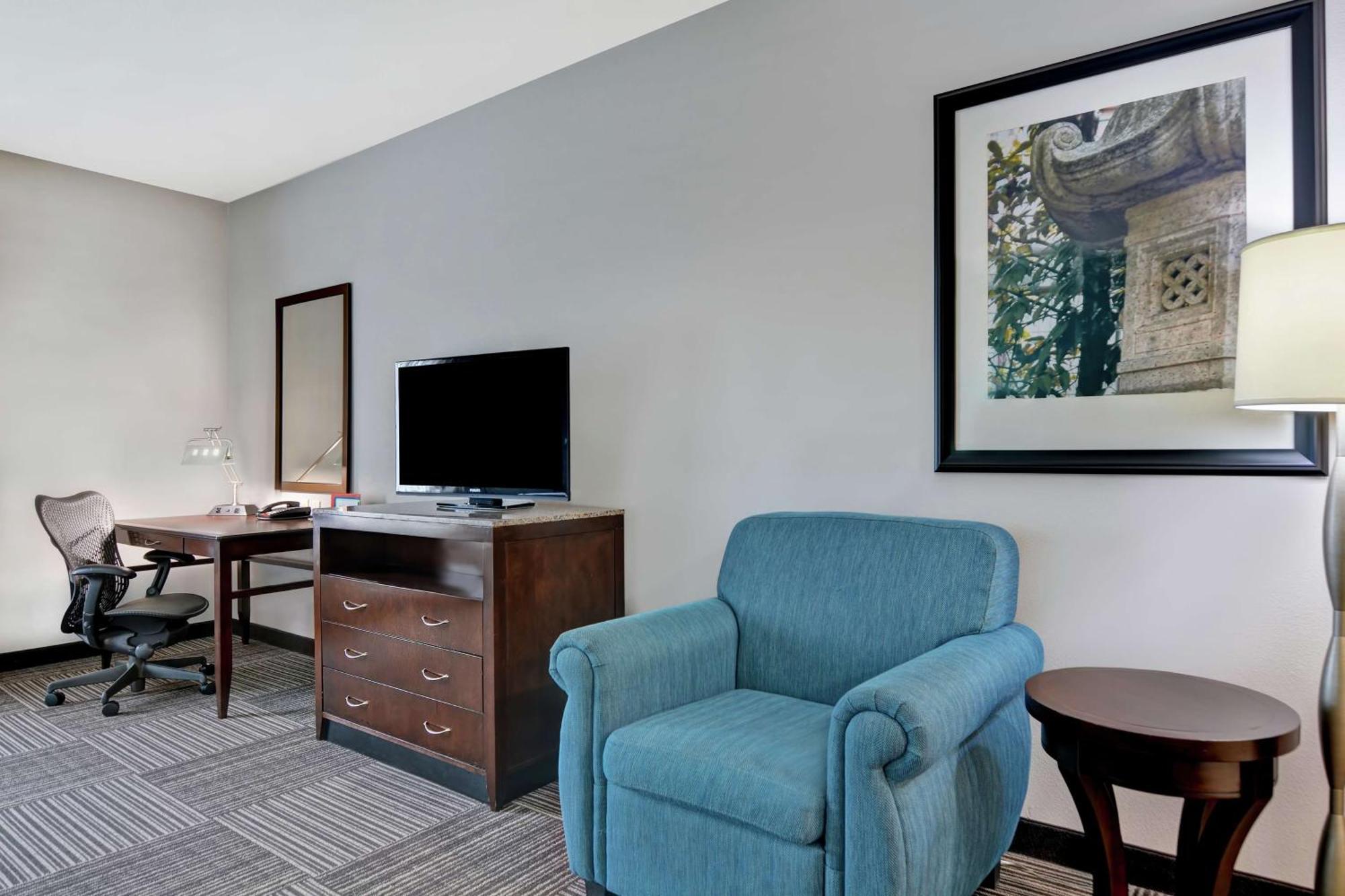 Hilton Garden Inn And Fayetteville Convention Center Екстер'єр фото